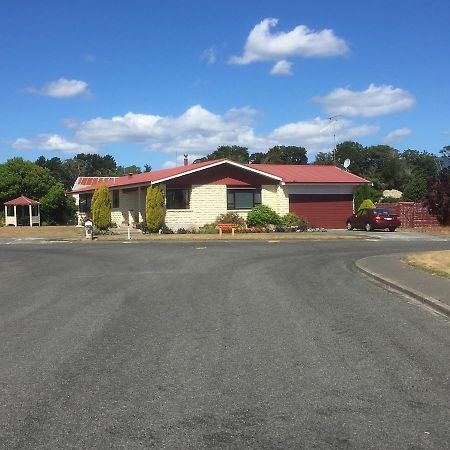 Ron And Tony'S Bed & Breakfast Tuatapere Esterno foto