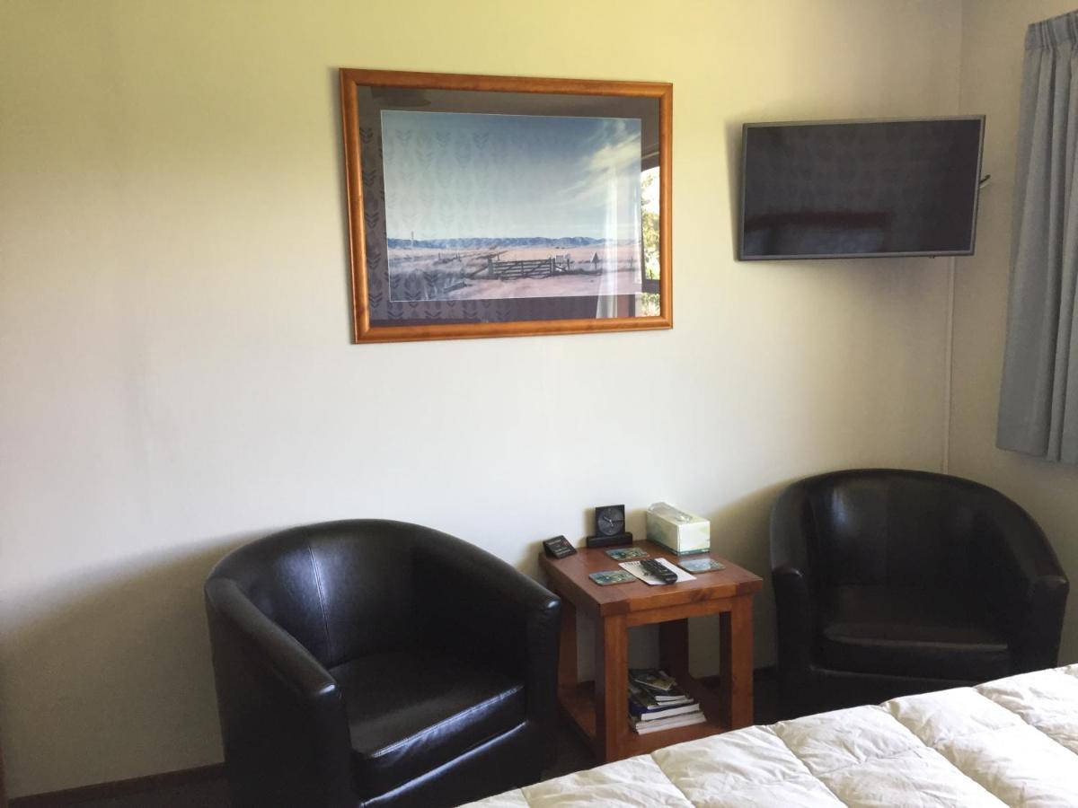 Ron And Tony'S Bed & Breakfast Tuatapere Esterno foto