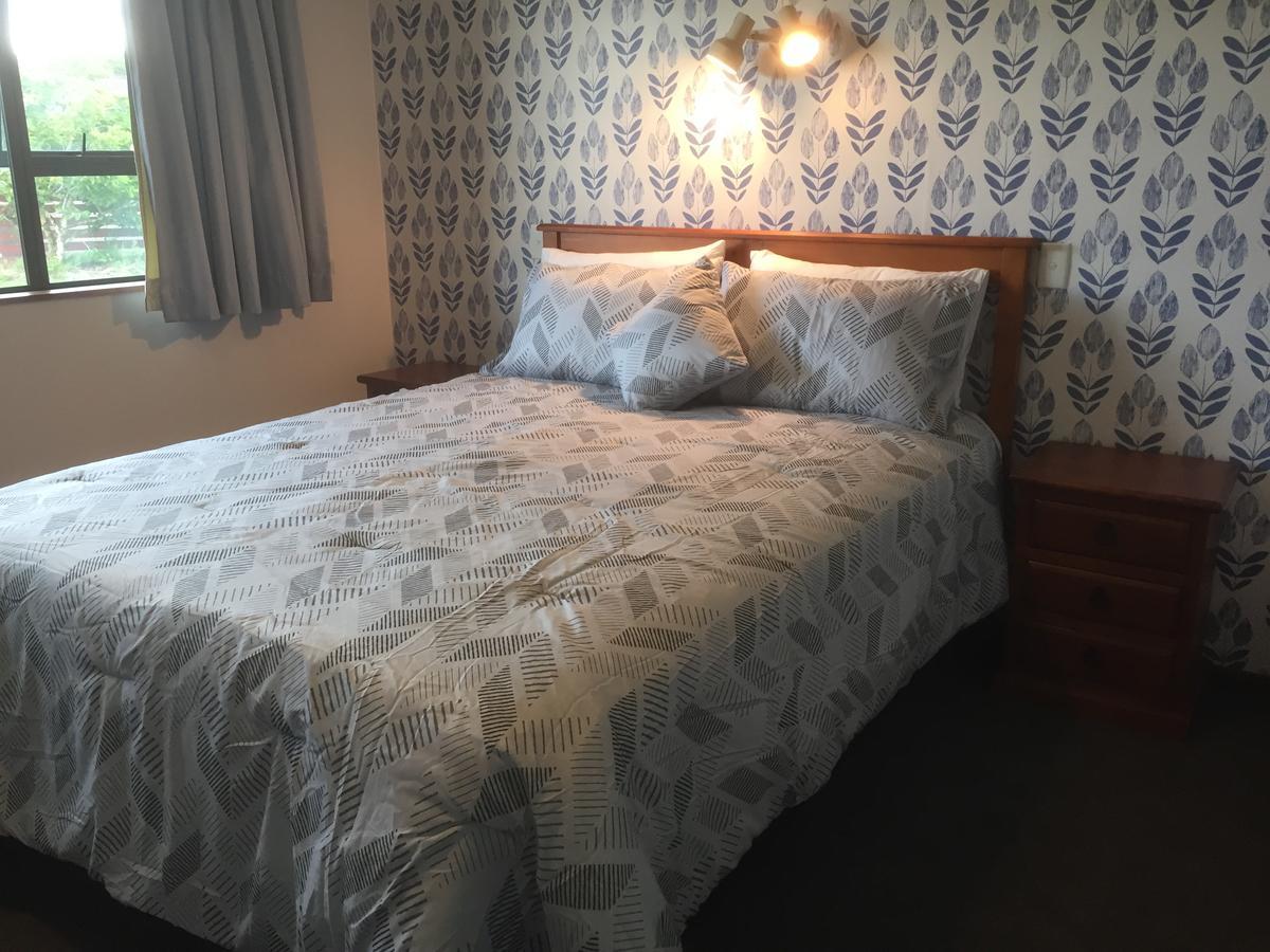 Ron And Tony'S Bed & Breakfast Tuatapere Esterno foto